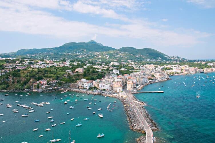 Ischia Vakantie Eiland Voor De Kust Van Napels Zuid Italië - last to leave circle wins 10000 robux roblox jailbreak challenge