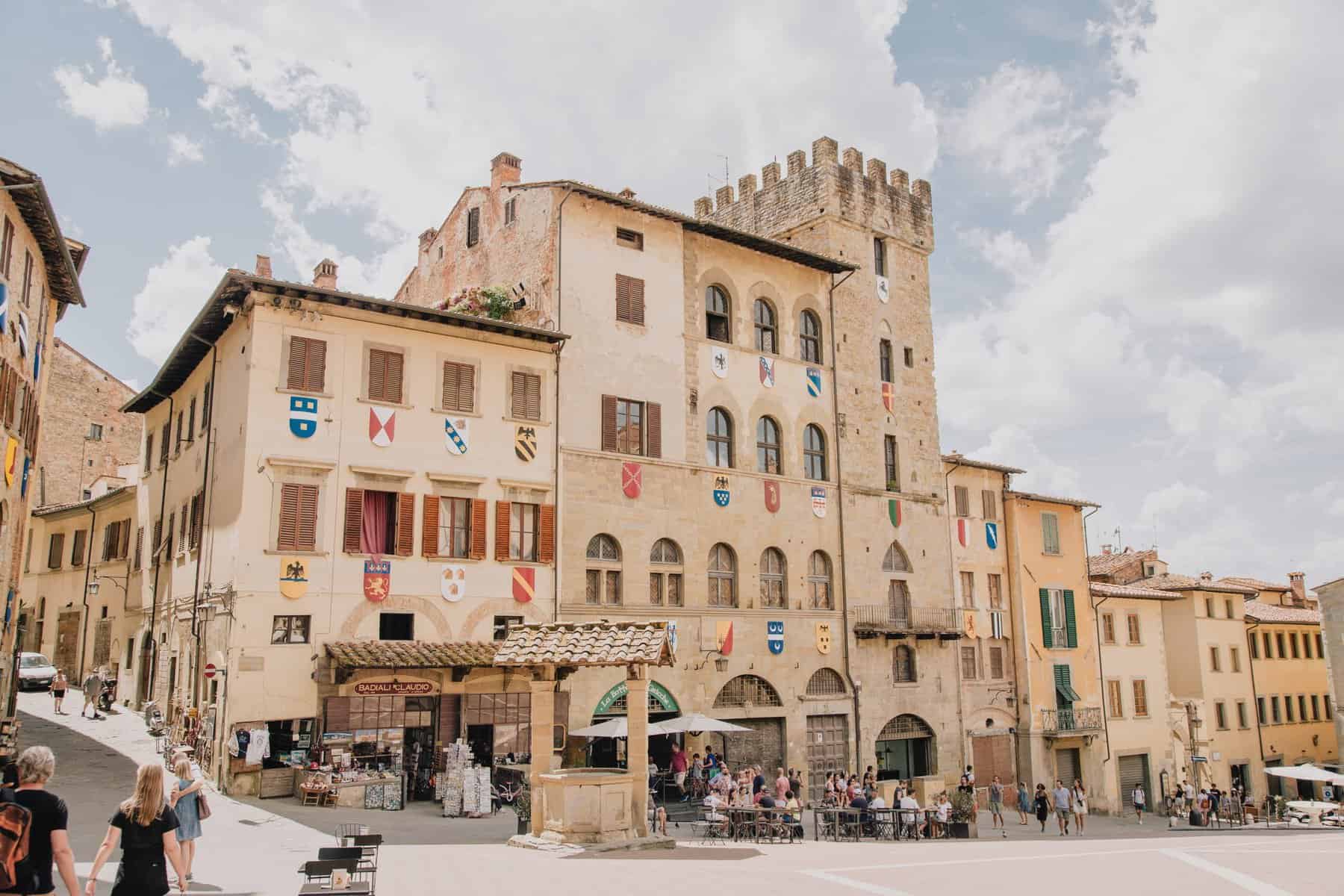 arezzo plein De middeleeuwse vestingstad Arezzo