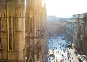 Deze bar is gevestigd op een van de beste plekken in MIlaan: boven de Galleria Vittorio Emanuele en met uitzicht op de Duomo. Vandaar de naam Duomo 21.