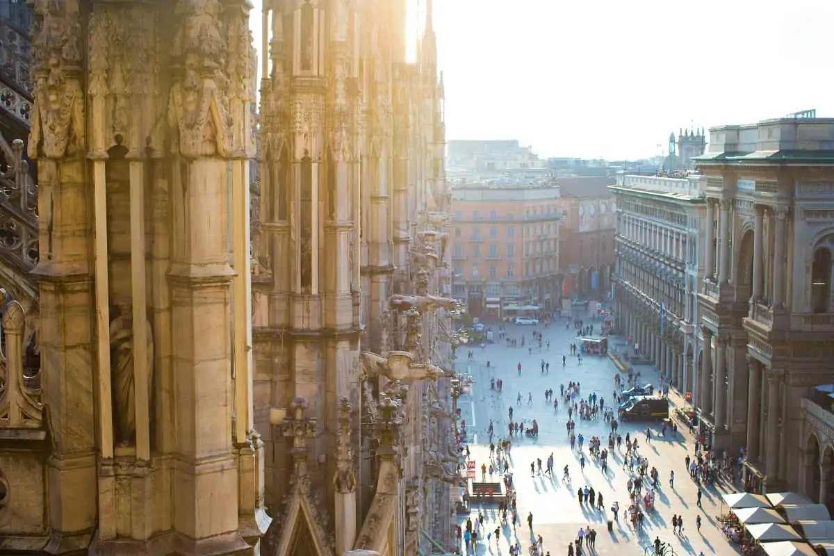 Deze bar is gevestigd op een van de beste plekken in MIlaan: boven de Galleria Vittorio Emanuele en met uitzicht op de Duomo. Vandaar de naam Duomo 21.