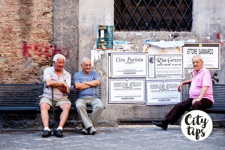 Via tribunali, spaccanapoli. Naples Citytrip Napels? Overnacht in de leukste hotels!
