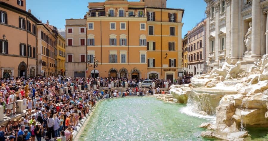 Ga je naar Rome? Voor een ijsje eten kun je al een boete krijgen
