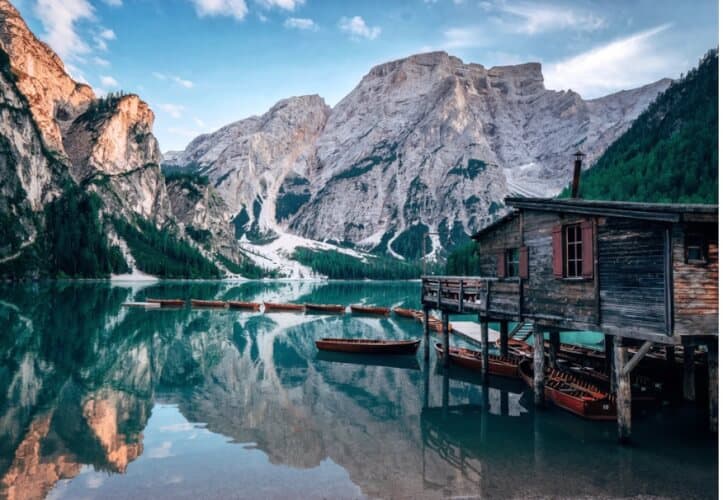 lago di braies_unsplash 6x reden voor een vakantie naar Italiaanse regio Zuid-Tirol