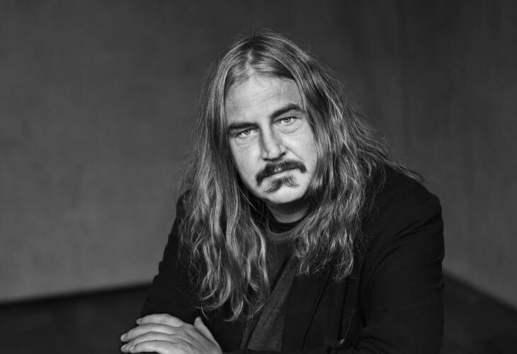 Goedkoop toerisme kan niet duurzaam zijn volgens Ilja Leonard Pfeijffer