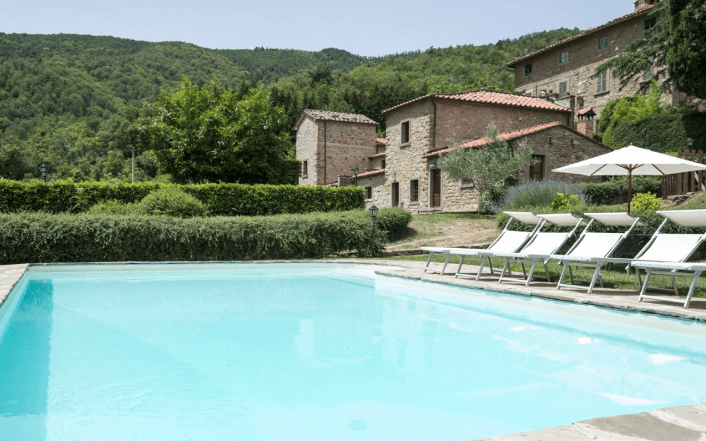 zwembad van Villa delle Valle in Le Marche