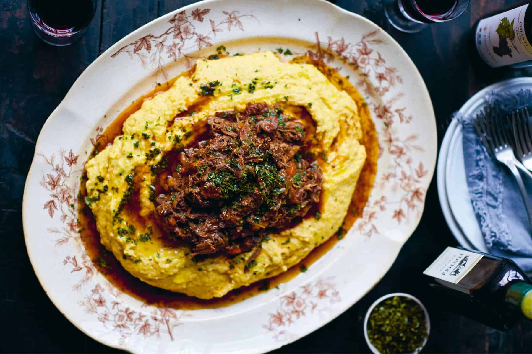 Nutteloos Verstrooien meten Wildste-zwijnenragù met citroengremolata van Jamie Oliver