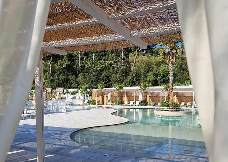 Villa Alwin Beach Resort Zwembad