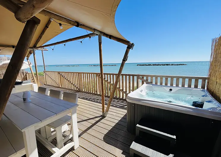 Villa Alwin veranda met jacuzzi
