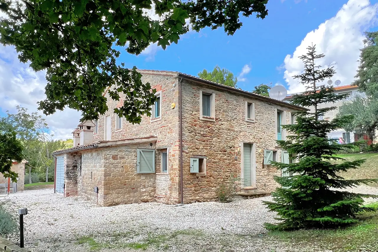 Gerenoveerd landhuis in Le Marche te koop