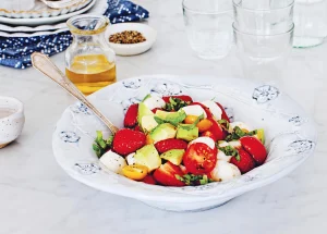 Caprese met avocado salade