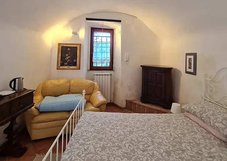 Italiaans dorpshuis te koop slaapkamer