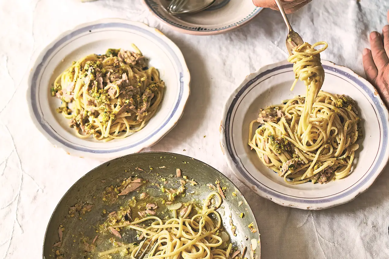 Linguine met pistache pesto - Gennaro's Limoni - Pic credit David Loftus