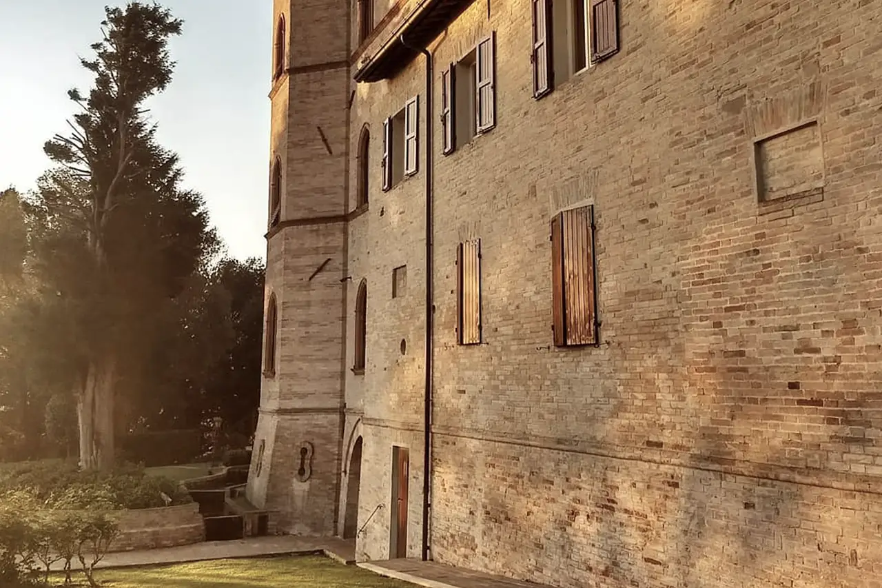 Dit kasteel is een fijne bestemming in Fano