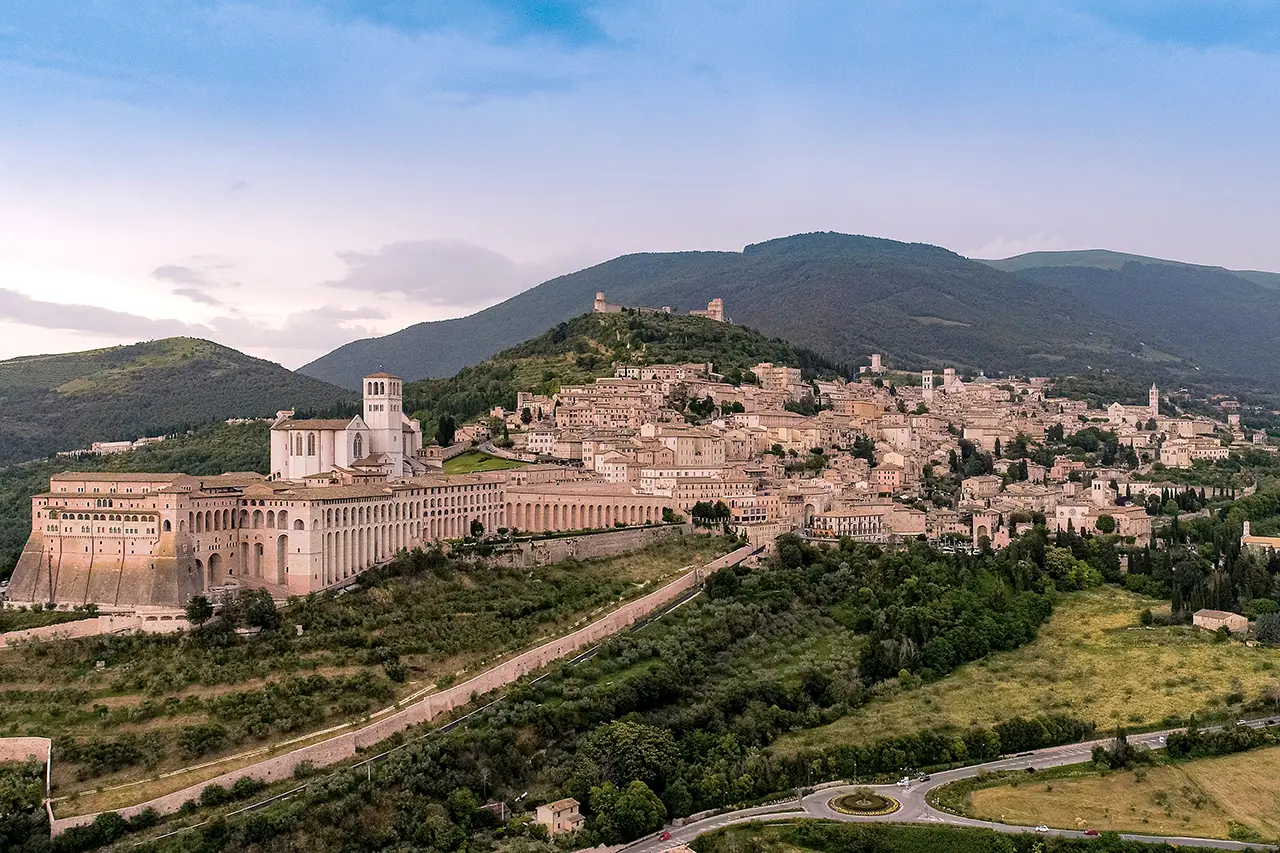 Assisi-Franciscus-afbeelding-Unsplash Assisi, reizen in de voetsporen van de heilige Franciscus