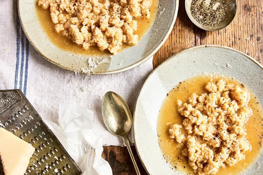 Broodpasta in bouillon