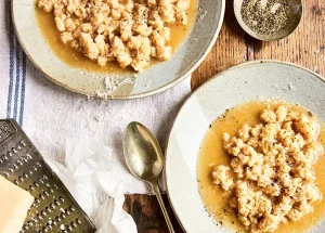 Broodpasta in bouillon