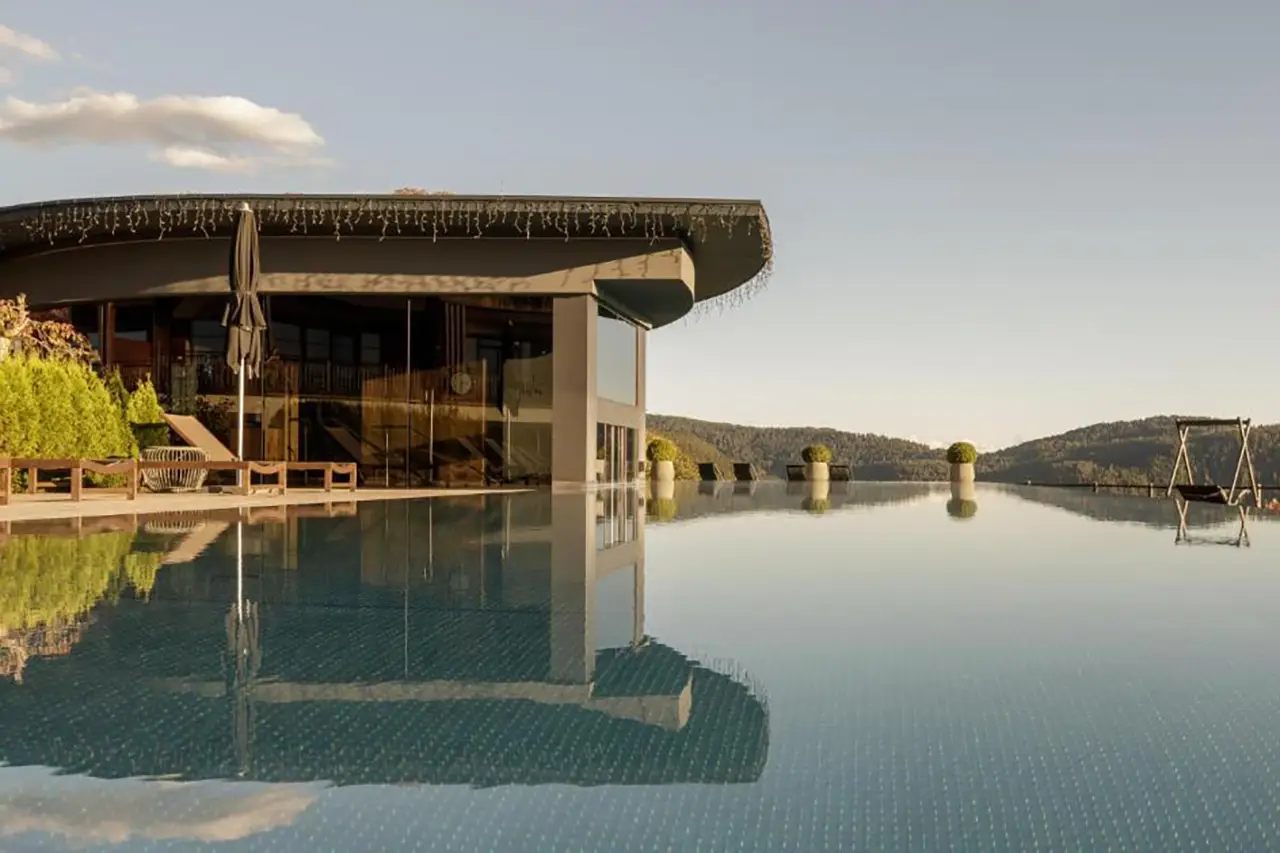Uitzicht op de bergen: Hotel Chalet Mirabell