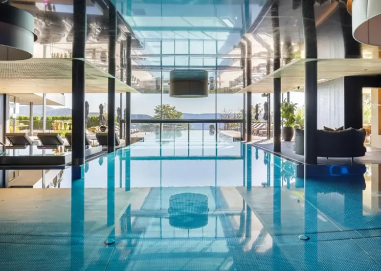 Hotel Chalet Mirabell binnen zwembad