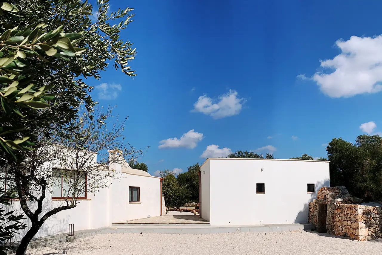 Villa met zwembad en trullo in Puglia
