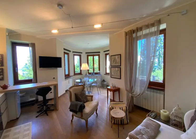 Appartement met uitzicht Lago Maggiore interieur