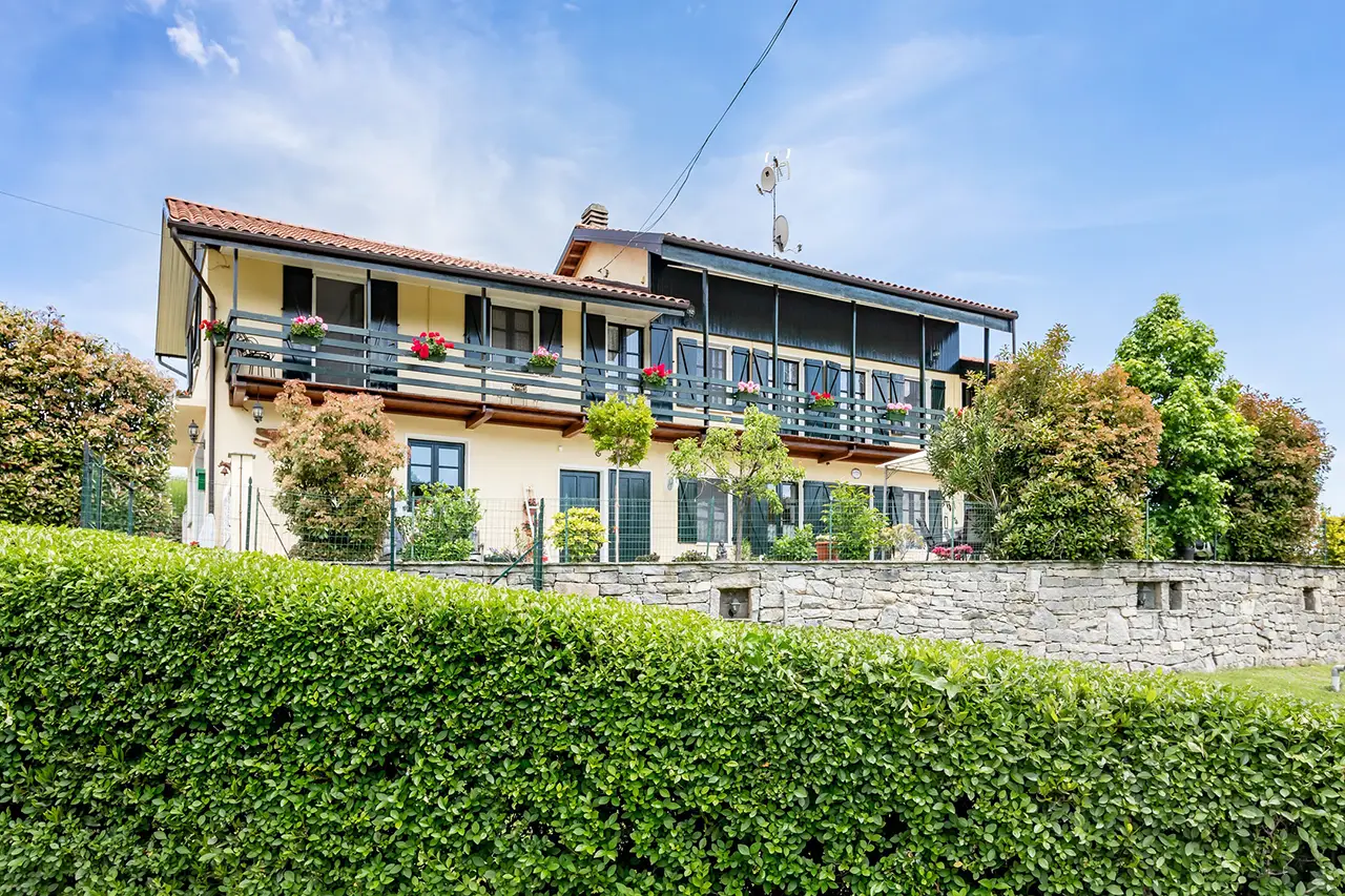 Landhuis met drie B&B kamers in Piemonte