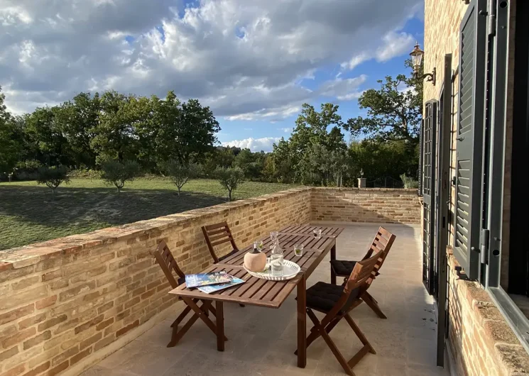 Colle Marino vakantie Le Marche terras 2