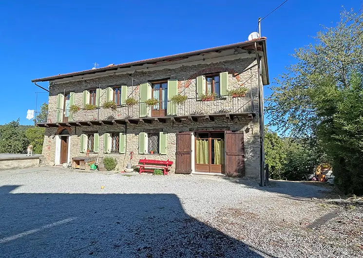 Landgoed in Piemonte met glamping te koop huis