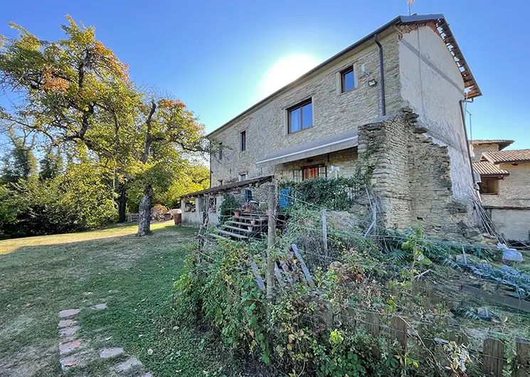 Landgoed in Piemonte met glamping te koop tuin