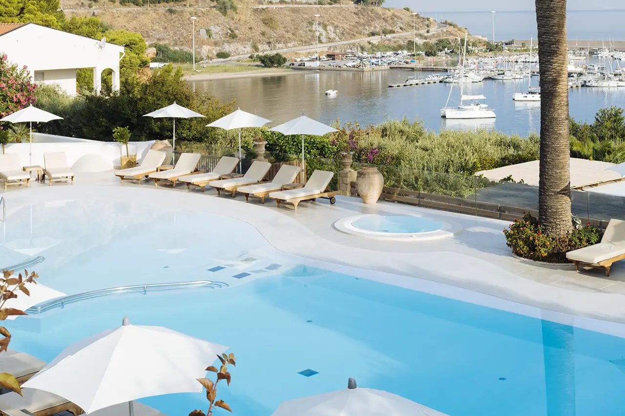Boetiekhotel Le Calette bij levendig Cefalù