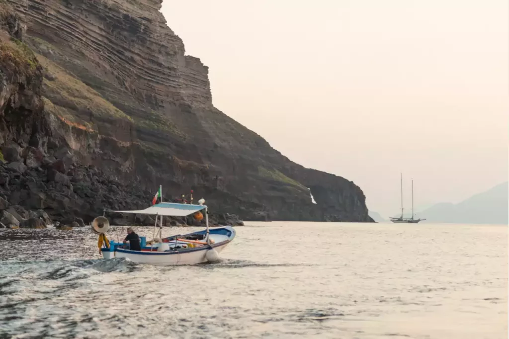 Salina, reis mee naar het Eolische eiland voor natuurliefhebbers