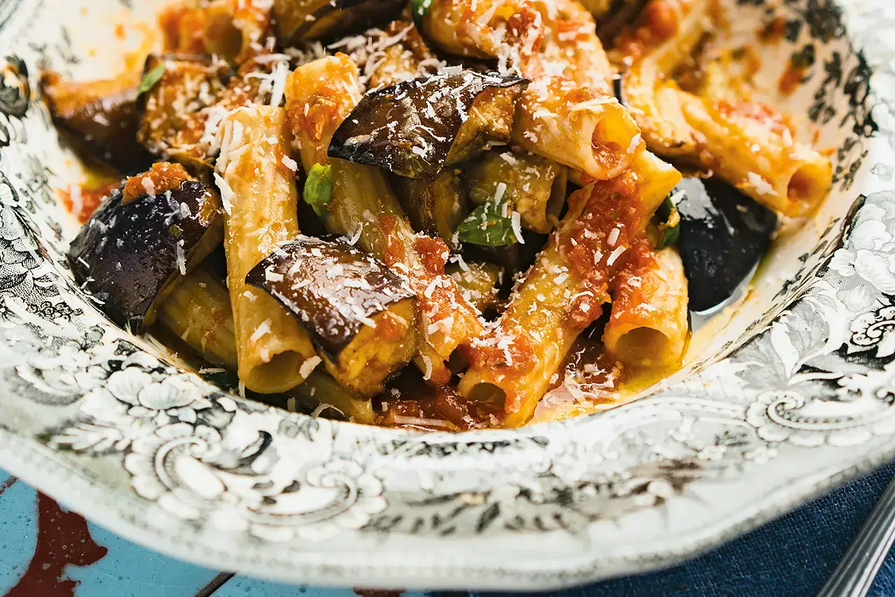 Recept voor pasta met aubergine Heerlijk vegetarisch pastagerecht met aubergine
