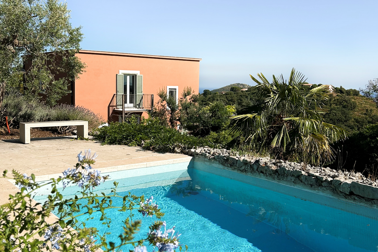 Villa met uitzicht op zee in Itri, Lazio