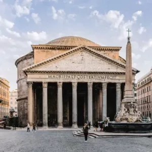 Met-de-trein-naar-Rome-Unsplash-380×380