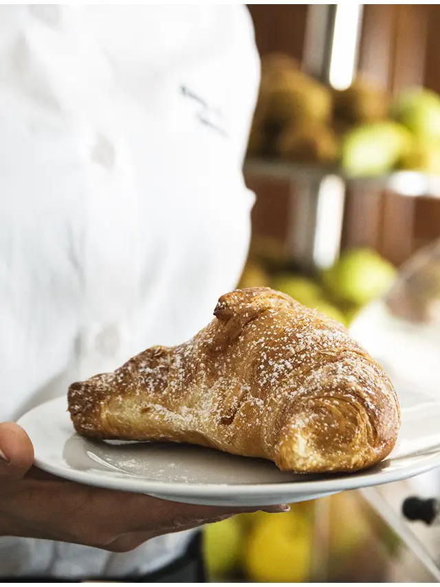 Ontbijt Hotel Chiaia di Luna croissant