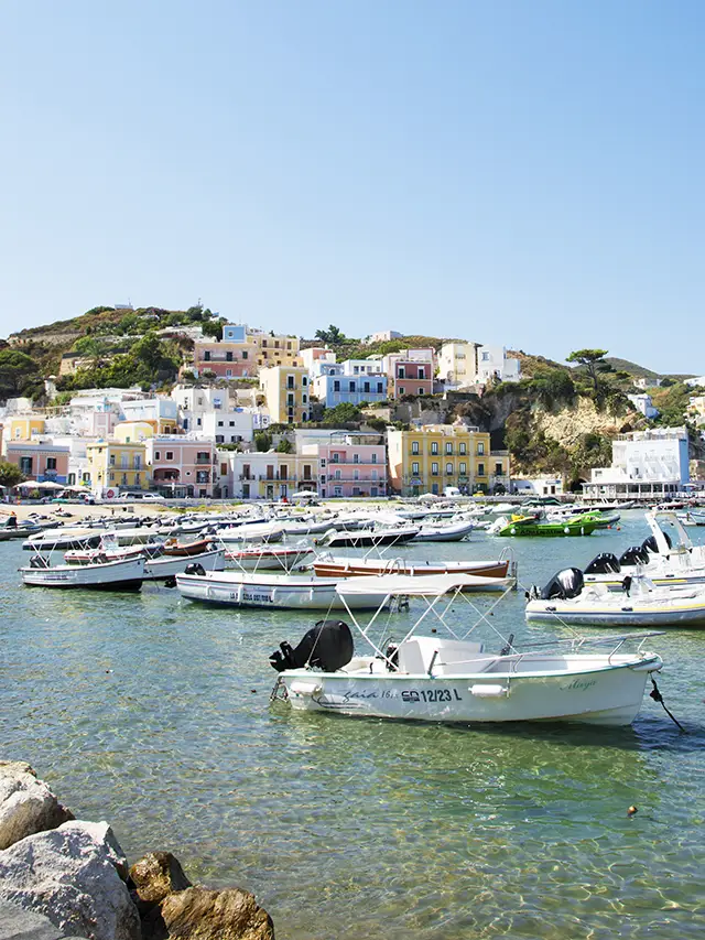 Ponza zicht op sant'antonio