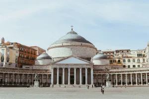 Piazza del Plebiscito Napels unsplash