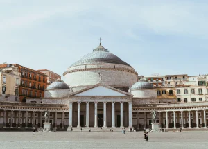 Piazza del Plebiscito Napels unsplash