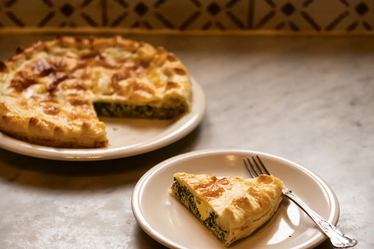 Taart met salie, spinazie en kwarteleitjes