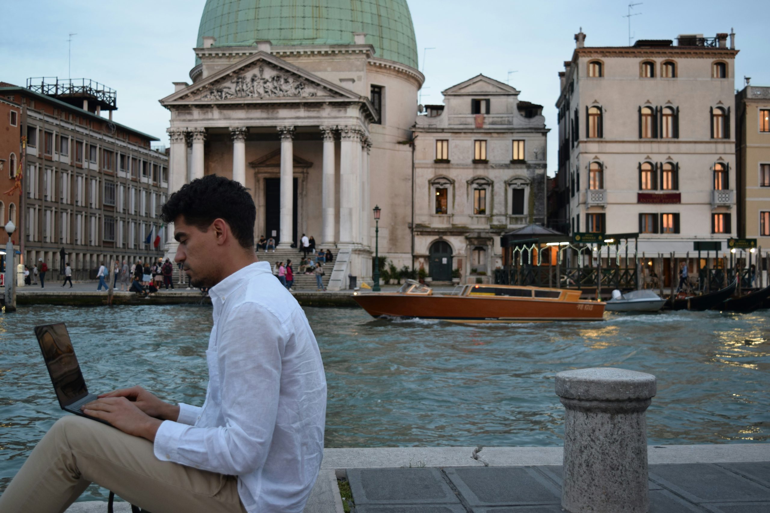 david-l-espina-rincon-imP_LDAJm-k-unsplash-scaled Italië als ideale workation-bestemming als het in Nederland koud wordt