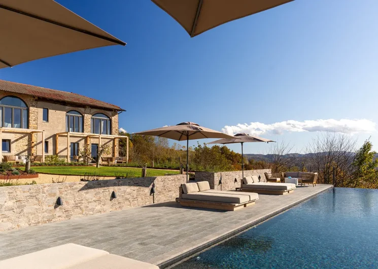 Borgo Luna Rossa Piemonte pool