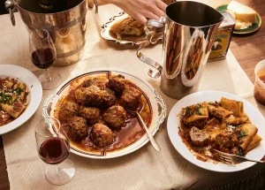 Klassieke gehaktballen in tomatensaus